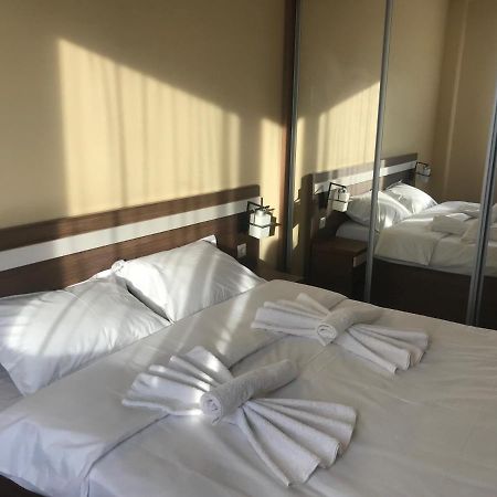 Constantin Lake View Apartment Констанца Екстер'єр фото